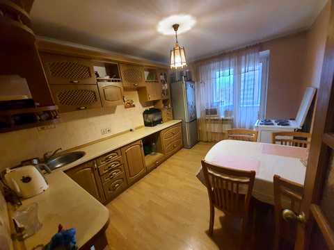квартира за адресою Йовы, 3