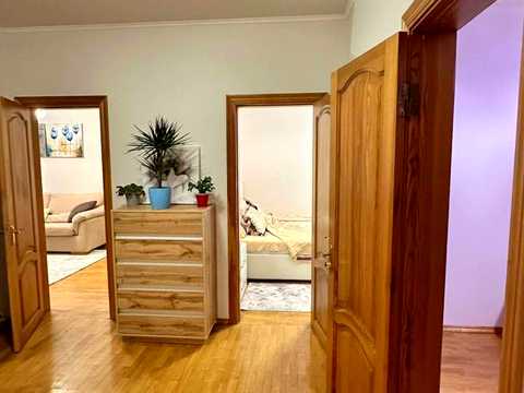 квартира за адресою Анни Ахматової вул., 14-Б