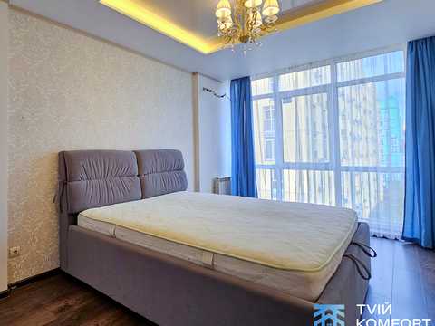 квартира за адресою Регенераторна вул., 4 к7