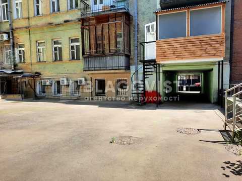 комерційна за адресою Мала Житомирська вул., 5