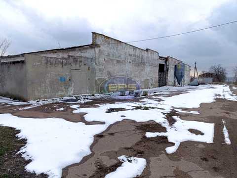 комерційна за адресою Центральна, 1