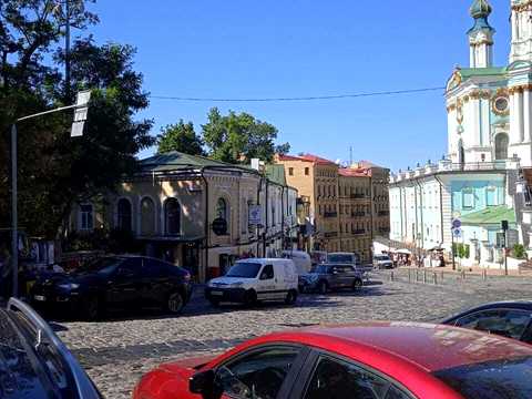 комерційна за адресою Андріївський узвіз, 38