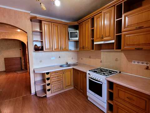 квартира за адресою Святоюріївська, 28