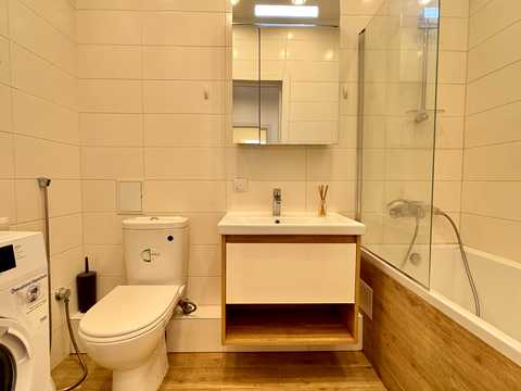 квартира за адресою Михайла Максимовича вул. (Онуфрія Трутенка), 28-Б