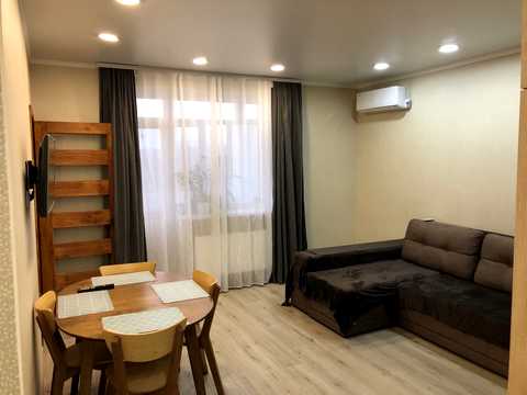 квартира за адресою Архітектора Старова вул., 12