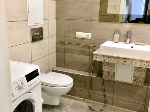 квартира за адресою Софії Русової вул., 3-А