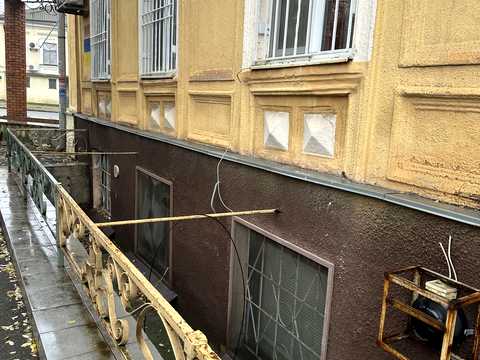 комерційна за адресою Мечникова вул., 52