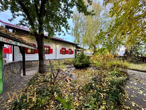 коммерческая по адресу Комарова, 46