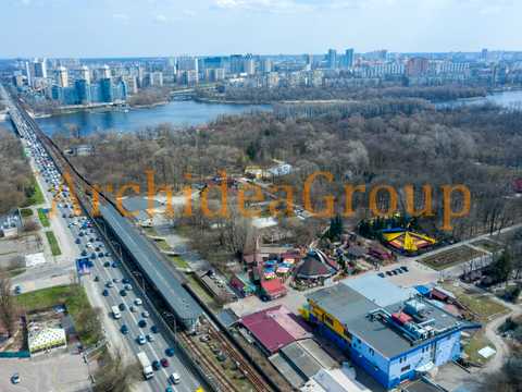 комерційна за адресою Броварський просп., 18Г