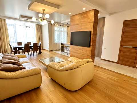 квартира за адресою Миколи Ушакова вул., 1-Г