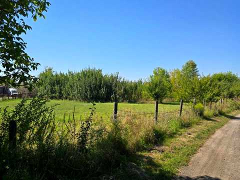 участок по адресу вулиця Л. Українки, 2