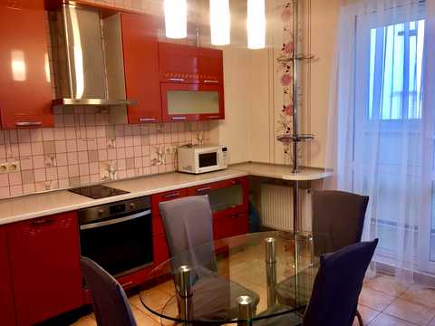 квартира за адресою Любомира Гузара просп. (Космонавта Комарова), 26