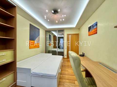 квартира за адресою Київ, Панаса Мирного вул., 28-А