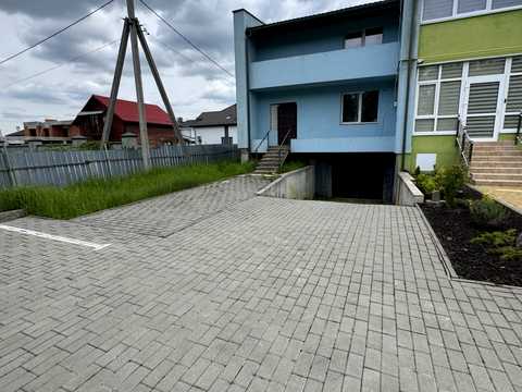дом по адресу Степана Бандеры ул., 1
