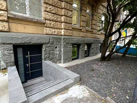 коммерческая по адресу Конотопская ул., 8