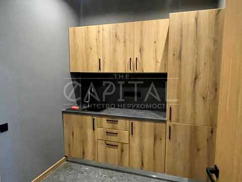 комерційна за адресою Кловський узвіз, 7