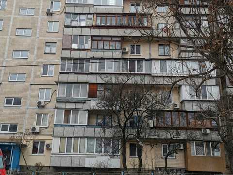 квартира за адресою Богатирська вул., 8
