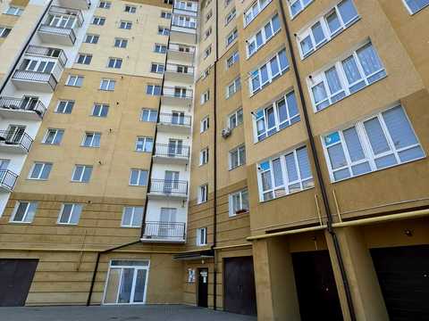 квартира за адресою Дмитра Коцюбайла вул., 7-А