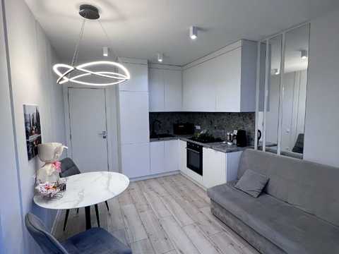 квартира за адресою Кам'янецька вул., 105