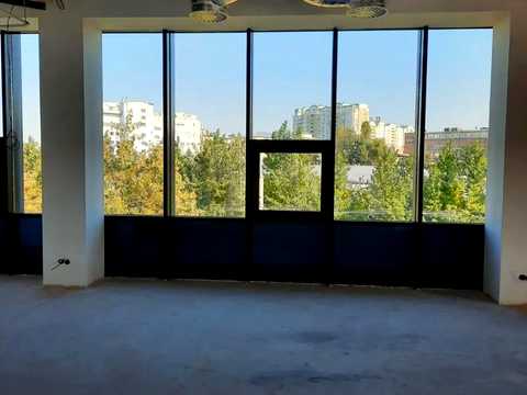 комерційна за адресою Академіка Книшова вул. (Амурська), 6