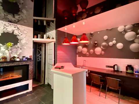 комерційна за адресою Володимирська вул., 99
