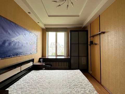 квартира за адресою Дмитра Яворницького просп. (Карла Маркса), 83