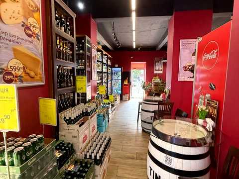 комерційна за адресою Центральна вул., 2