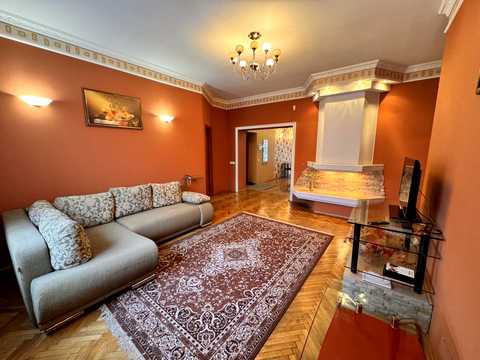квартира за адресою Гетьмана Петра Дорошенка вул. (Жовтнева), 5