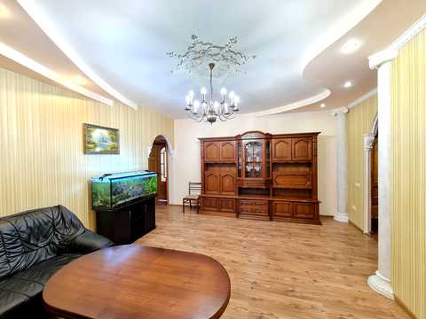 квартира по адресу Будівельників ул., 1