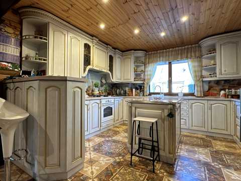 будинок за адресою с. Зарічани, Броварська, 2