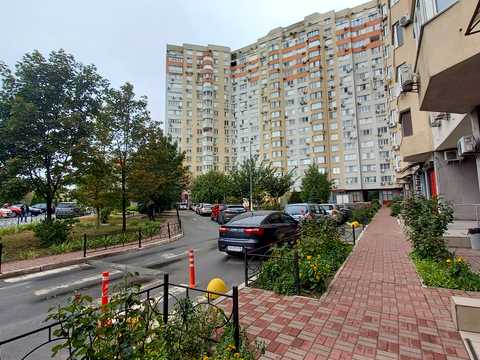 комерційна за адресою Василя Касіяна вул., 2/1