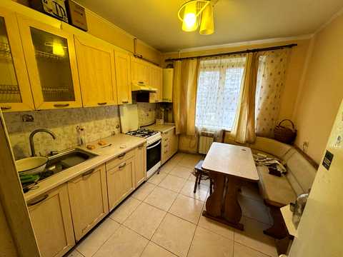 квартира за адресою Домбровського вул., 62