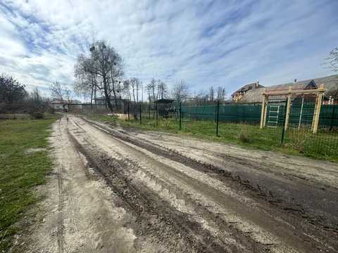 ділянка за адресою Центральна, 32
