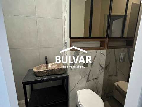 комерційна за адресою Професорська вул., 12