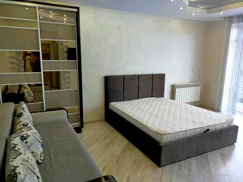 квартира за адресою різдвяна, 2