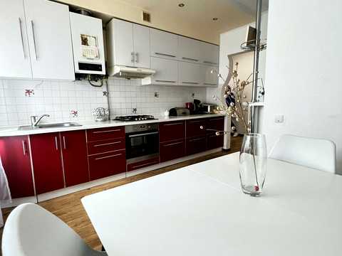 квартира за адресою Івасюка, 52