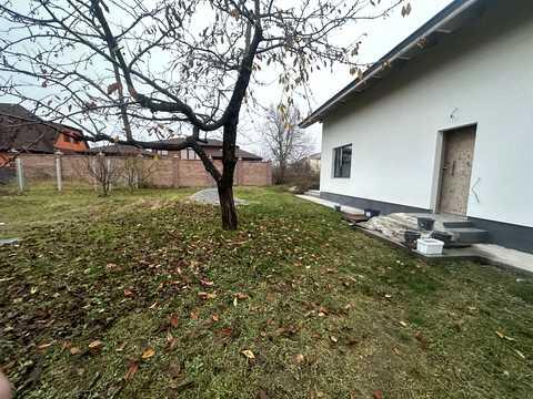 дом по адресу Центральна ул., 169/1
