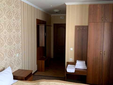 комерційна за адресою Вишні, 300