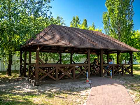 комерційна за адресою Героїв Космосу вул., 4