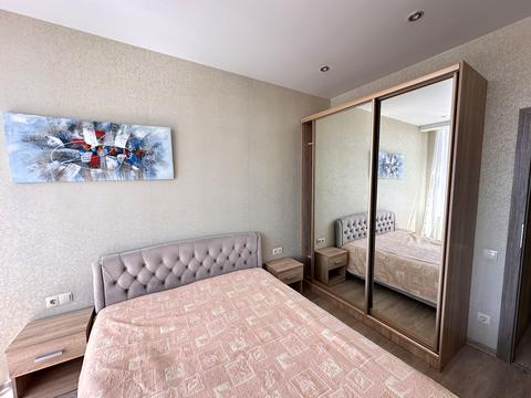 квартира за адресою Літературна вул., 8