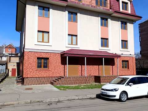 комерційна за адресою Рівне, вул. Пересопницька, 170