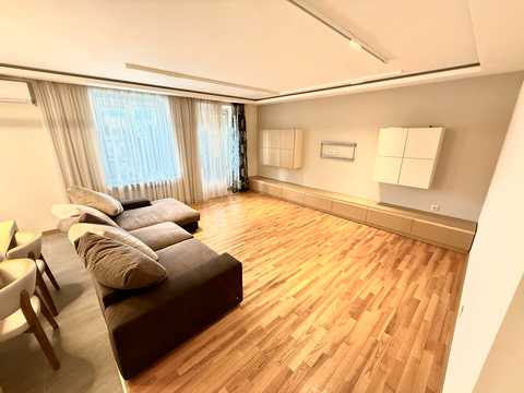 квартира за адресою Соборності вул. (Жовтнева), 50