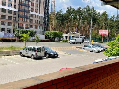 комерційна за адресою Університетська вул., 2-Л