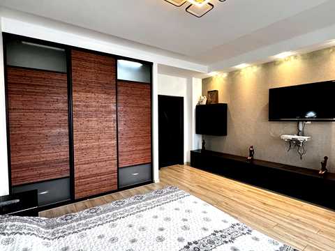 квартира за адресою Літературна вул., 1а