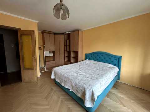 квартира за адресою Феодосійська вул., 6