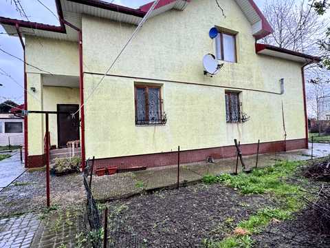 будинок за адресою с. Угринів, Галицька вул., 13