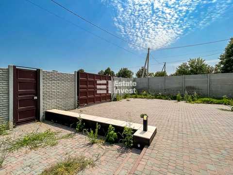 будинок за адресою смт. Коротич, Вулиця