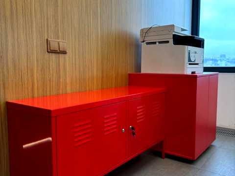 комерційна за адресою Почайнинська вул., 70