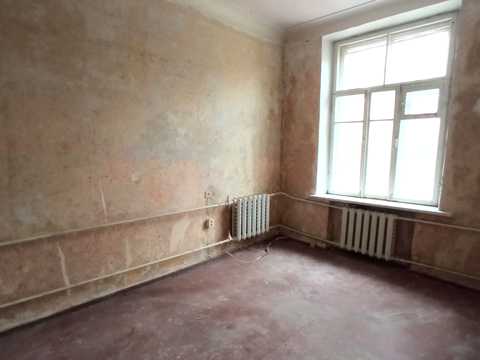 комерційна за адресою Академіка Чекмарьова вул., 7