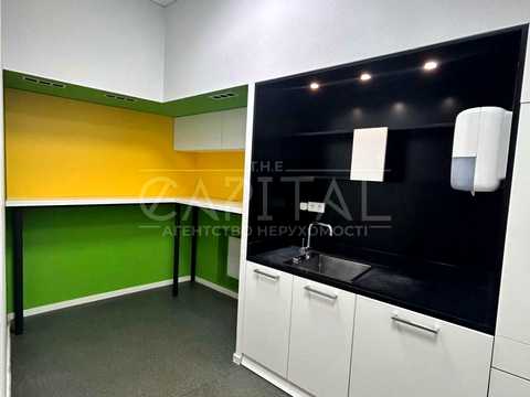 комерційна за адресою Михайлівська вул., 7